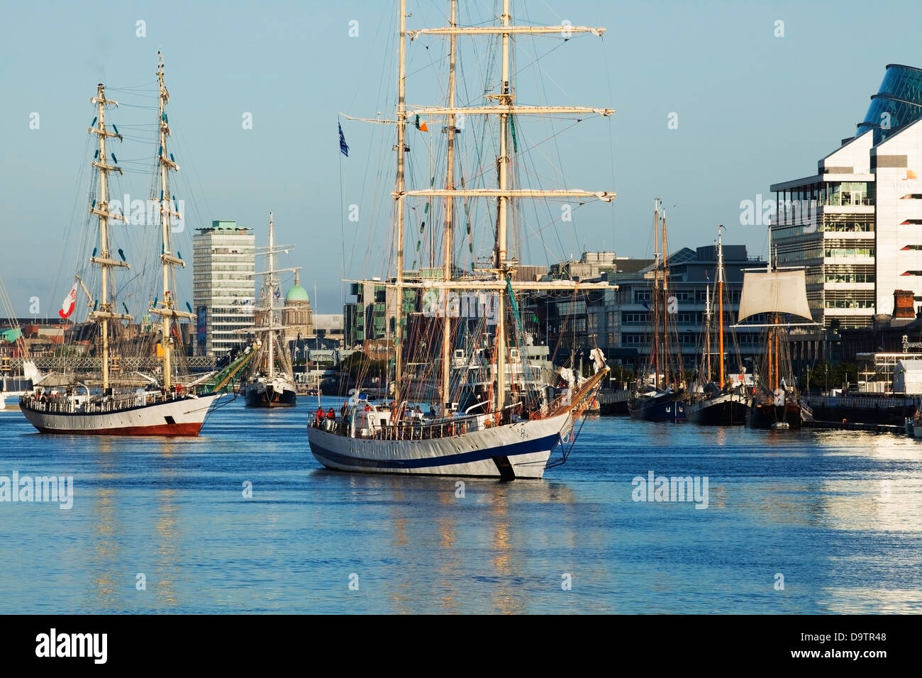 Tallship ireland hi-res stock photography and images - Alamy