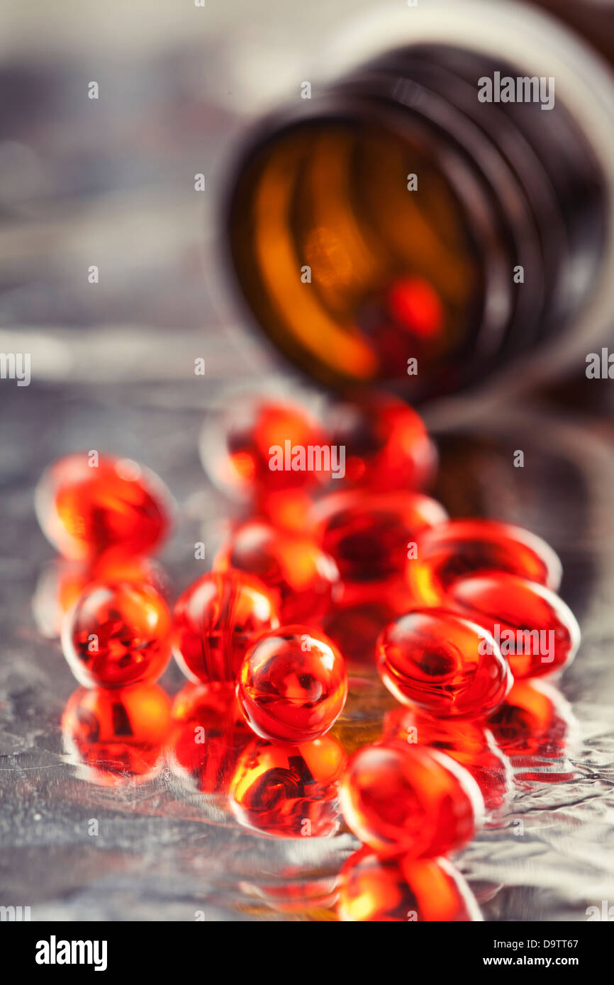 Vitamin e bottle pil hires stock photography and images Alamy