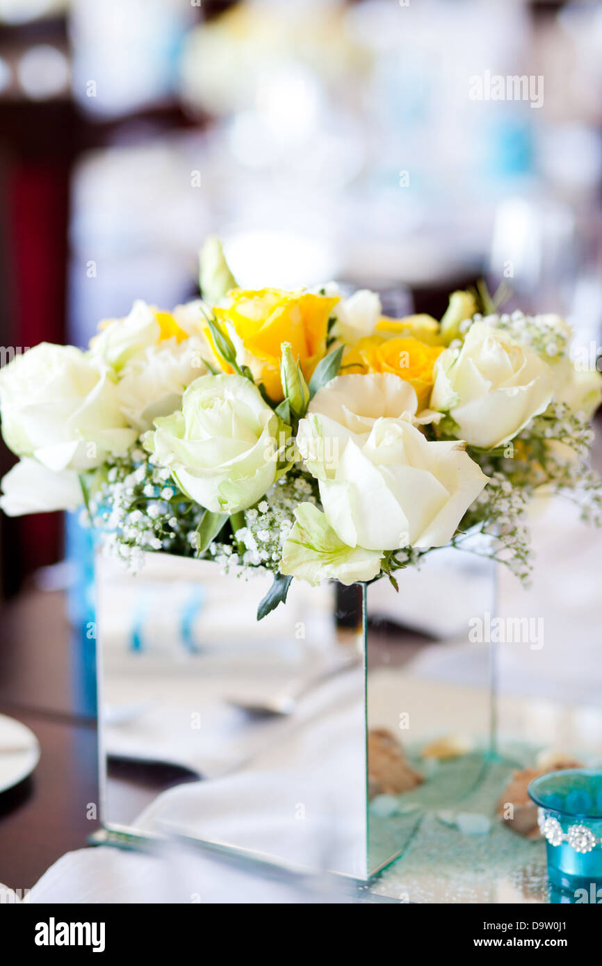 Mirror centerpiece hi-res stock photography and images - Alamy