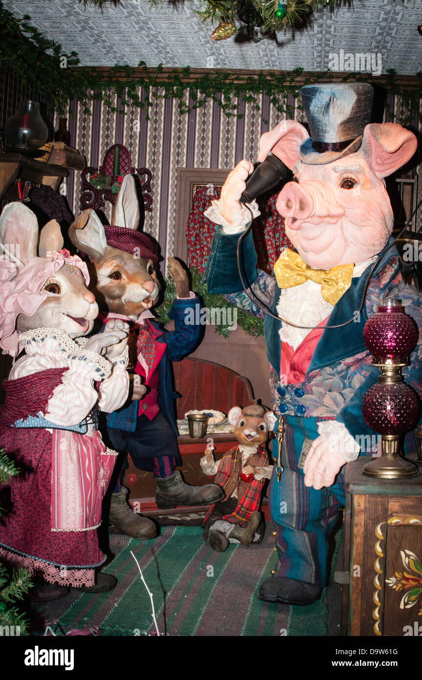 NATIONAL CHRISTMAS CENTER MUSEUM, Lancaster, PA. Features lifesize set