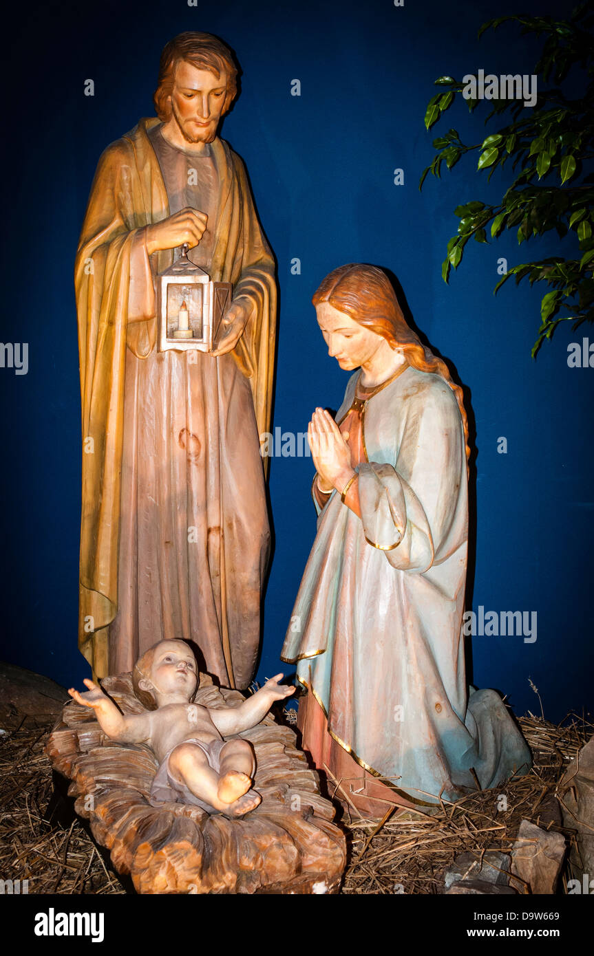 NATIONAL CHRISTMAS CENTER MUSEUM, Lancaster, PA. Features lifesize set