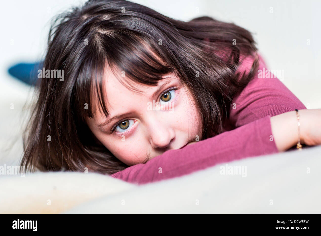 13 year old girl looking at camera hi-res stock photography and images ...