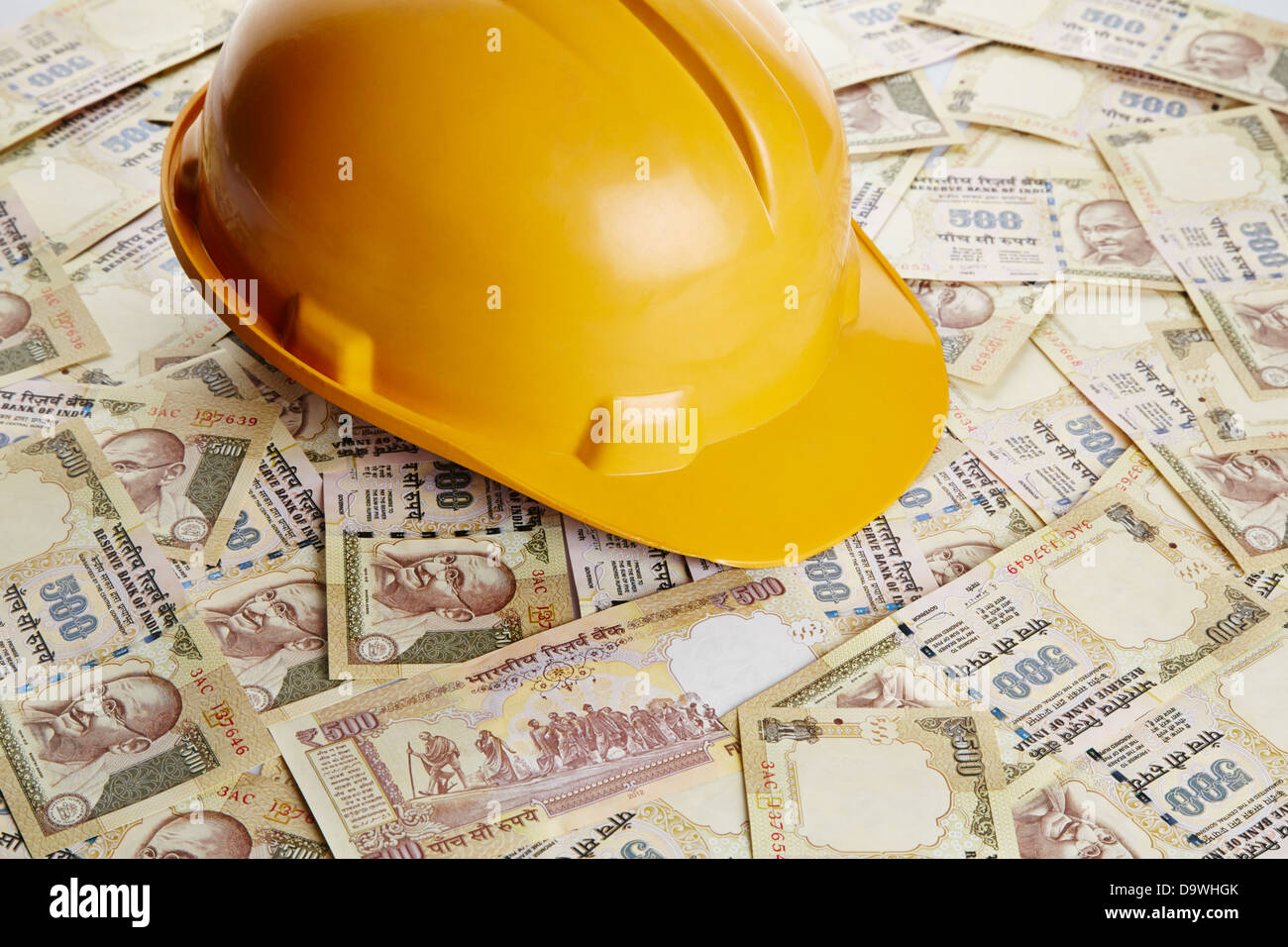 Indian 500 rupee note hi-res stock photography and images - Alamy