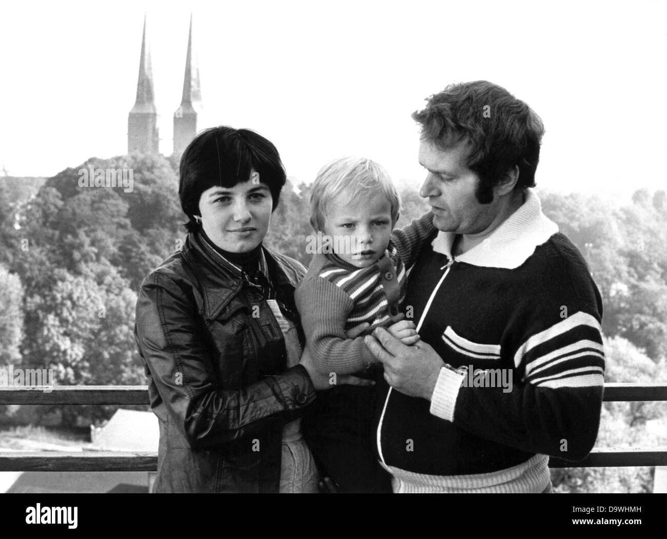 A 37-year-old man, his 21-year-old partner and their two-year-old son escaped to Luebeck, Federal Republic, 25 September 1979. The three of them escaped from the GDR with af oldboat with outboard motor on the Baltic Sea. Stock Photo