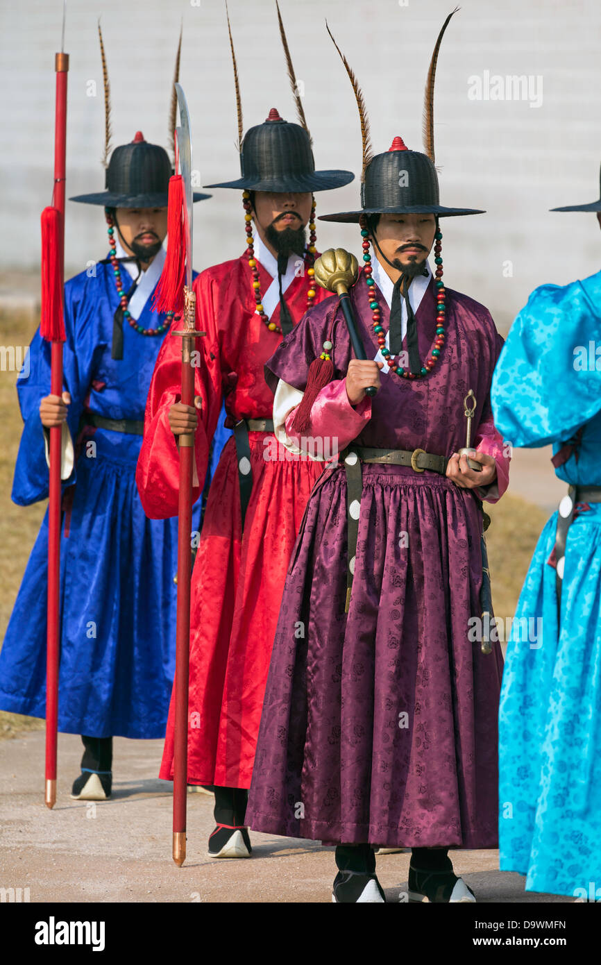 Changing of the guards ceremony, Gyeongbokgung Palace, Palace of Shining Happiness, Seoul, South Korea, Asia Stock Photo