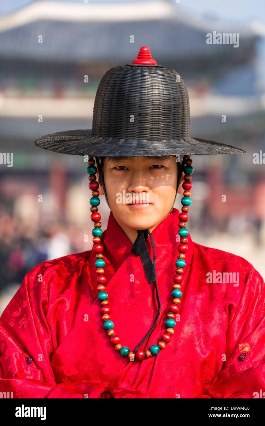Changing of the guards ceremony, Gyeongbokgung Palace, Palace of Shining Happiness, Seoul, South Korea, Asia Stock Photo