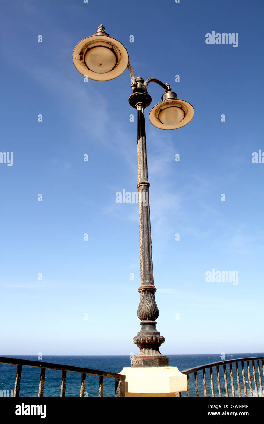 Waterfront lamp post hi-res stock photography and images - Alamy