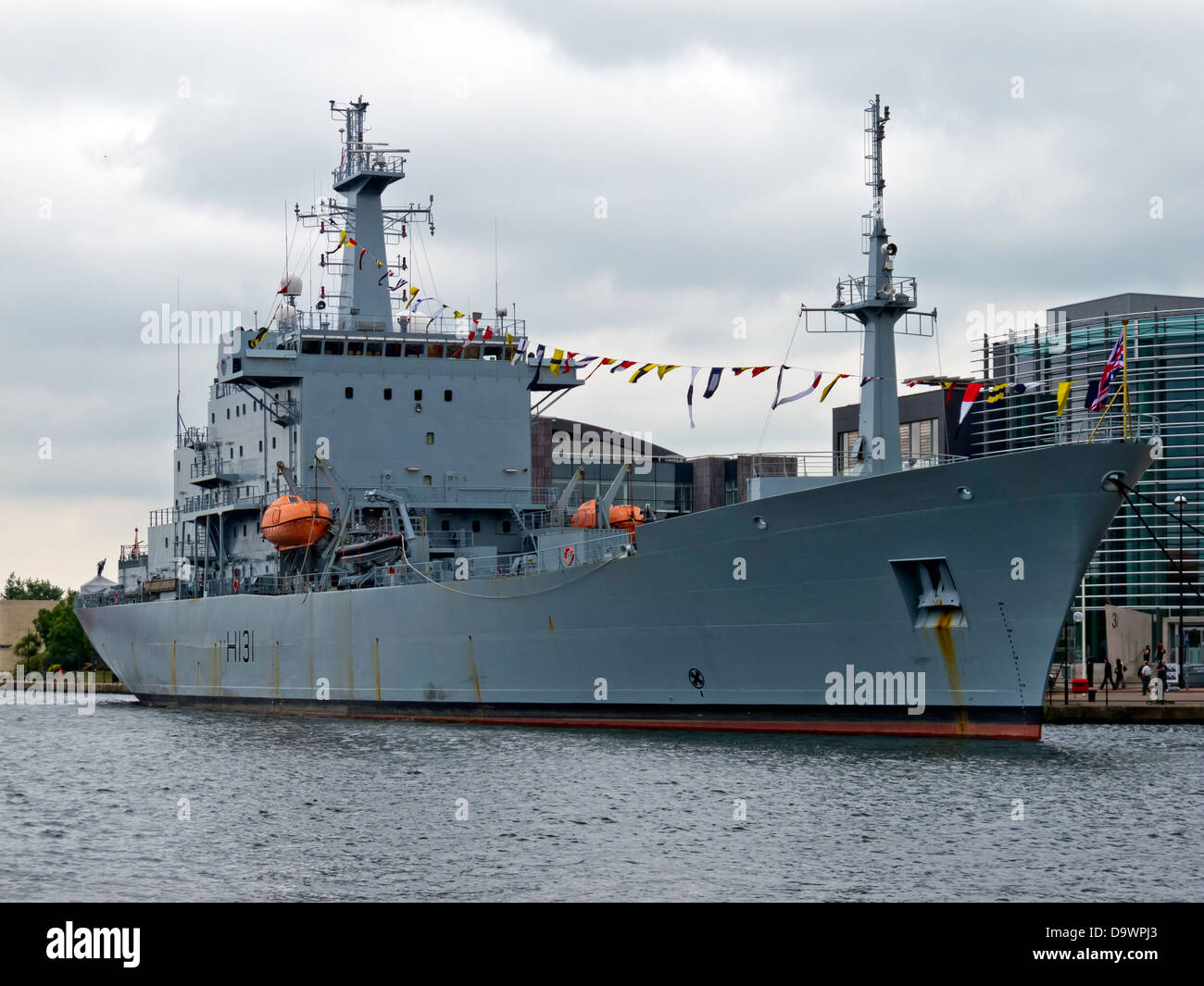 Hms Scott Royal Navy Survey Vess!   el In Cardiff Stock Photo - hms scott royal navy survey vessel!    in cardiff