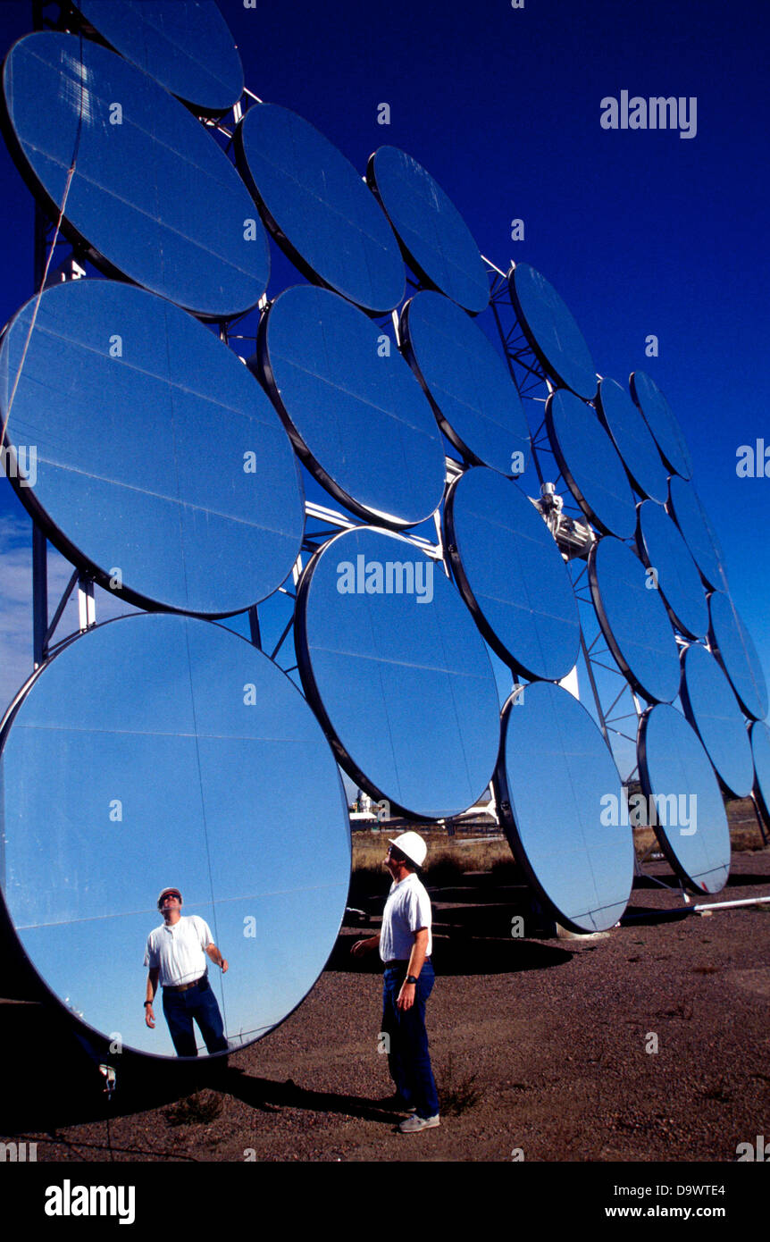 Technicians Work On The Saic Built And Designed Heliostat Solar Power 