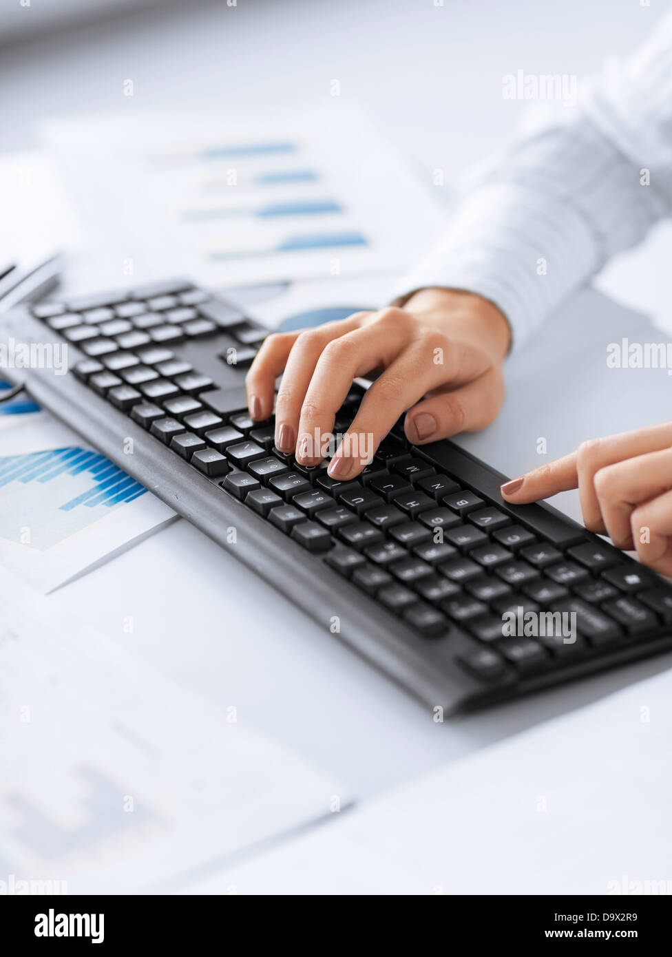 Hands black student typing hi-res stock photography and images - Alamy
