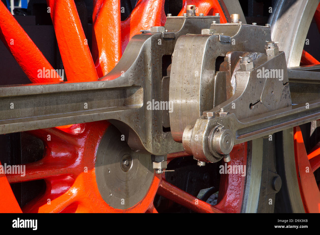 detail of driving rod mechanism on old steam locomotive Stock Photo
