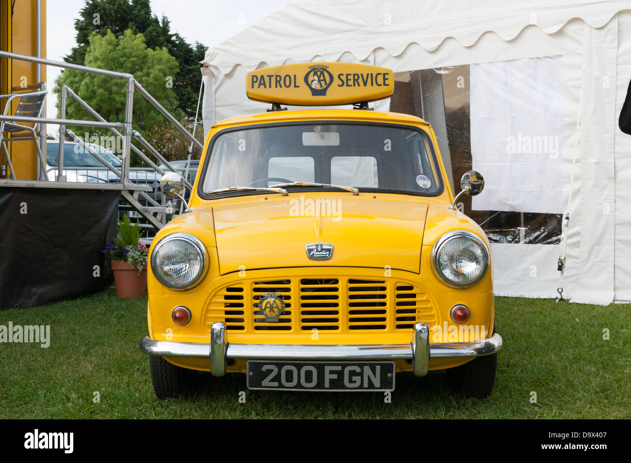 Rac breakdown van hi-res stock photography and images - Alamy