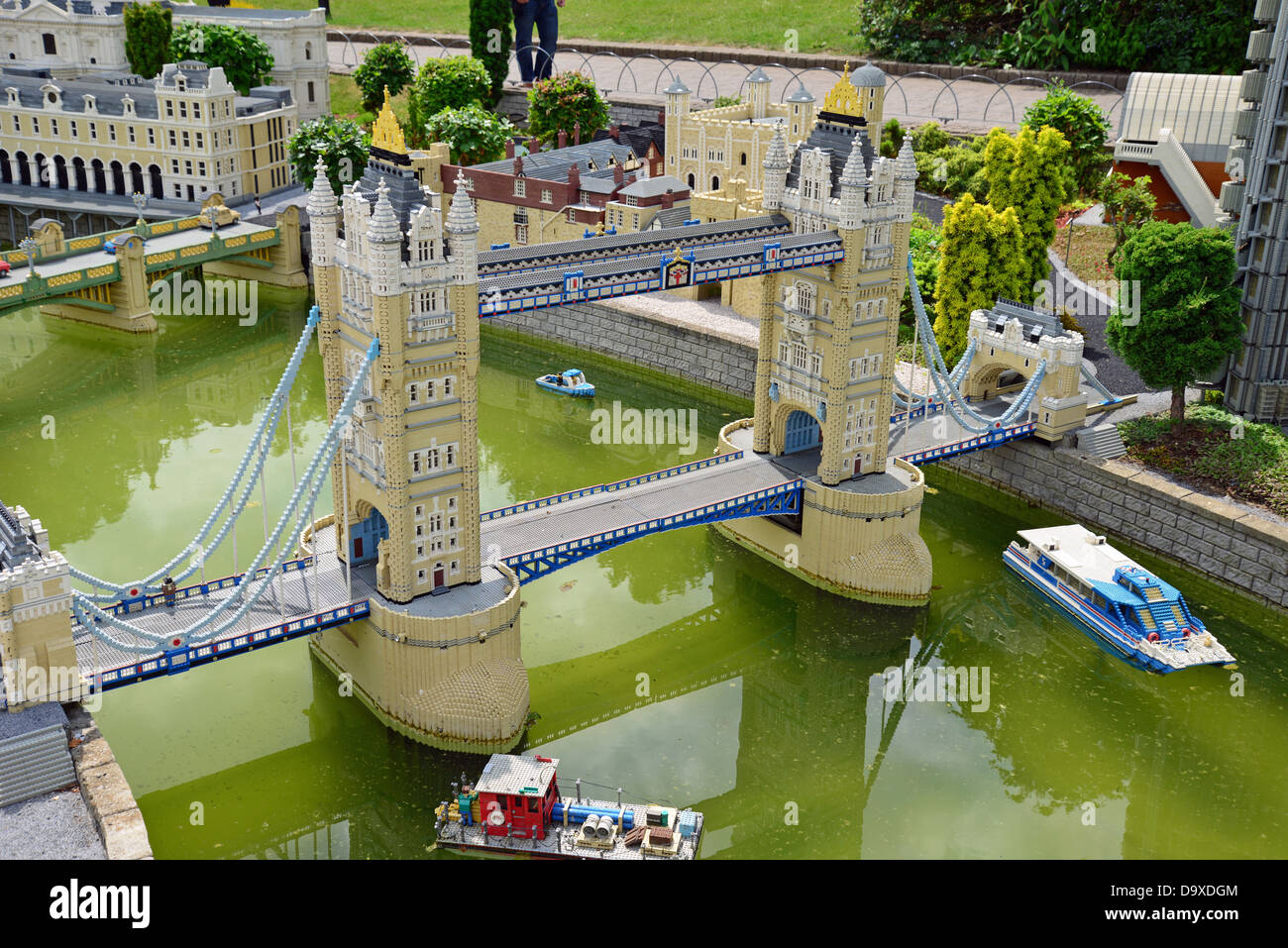 Lego london bridge hi-res stock photography and images - Alamy