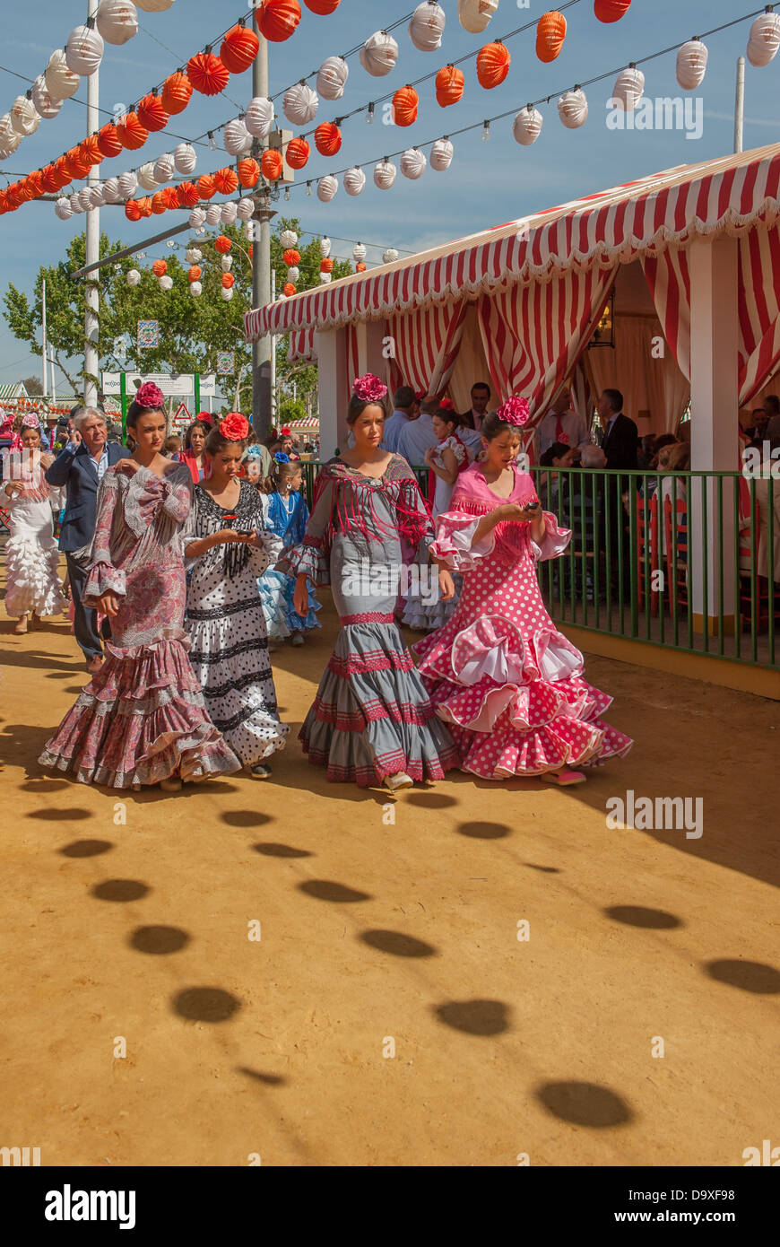 Spanish tradition dress hi-res stock photography and images - Alamy
