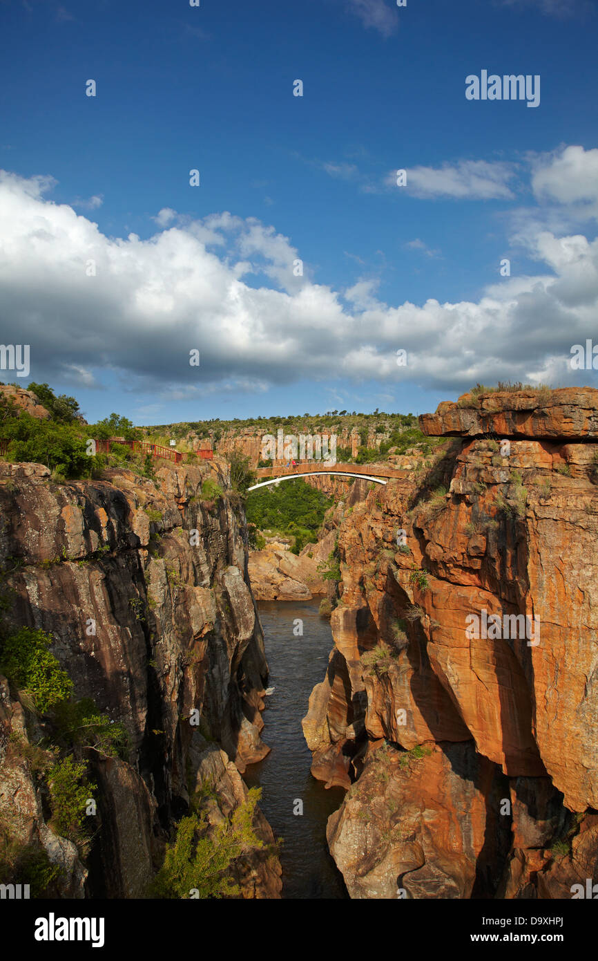 Footbridge across Blyde River at Bourke's Luck Potholes, Blyde River Canyon Nature Reserve, Mpumalanga province, South Africa Stock Photo