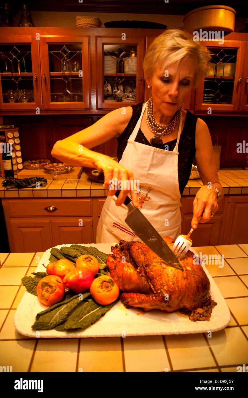 Cutting of turkey for Thanksgiving, Ojai, CA Stock Photo Alamy