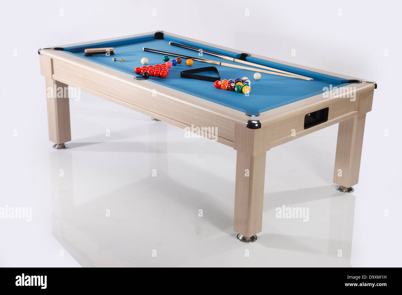 Snooker tables hires stock photography and images Alamy