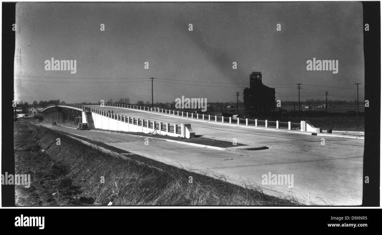 Woodrow Wilson Memorial Bridge, day after opening, Jackson, Miss., Jan. 1941 Stock Photo Alamy