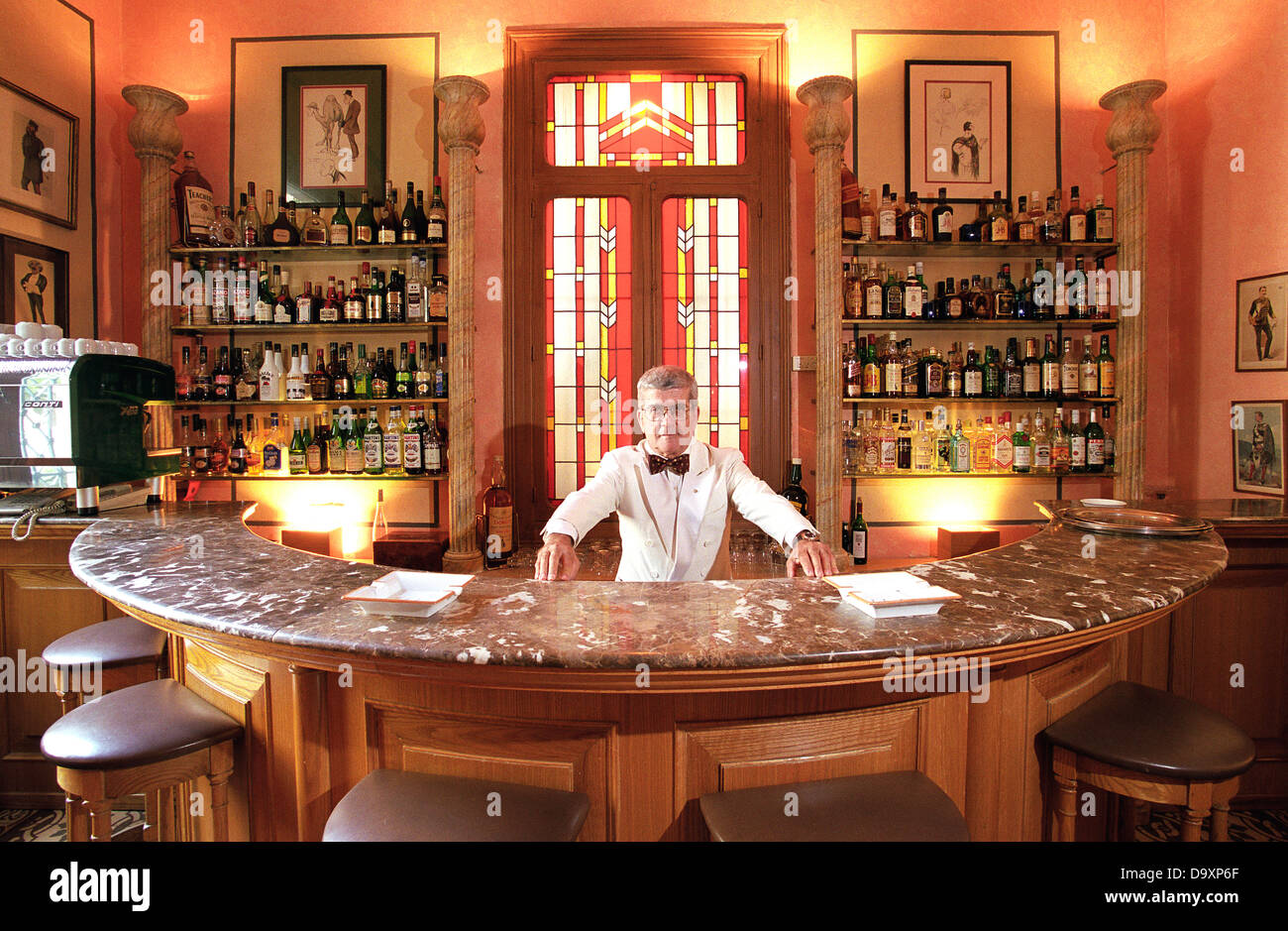 Circular bar hi-res stock photography and images - Alamy
