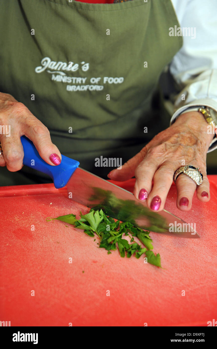 Cookery lessons for elderly people living with dementia Stock Photo