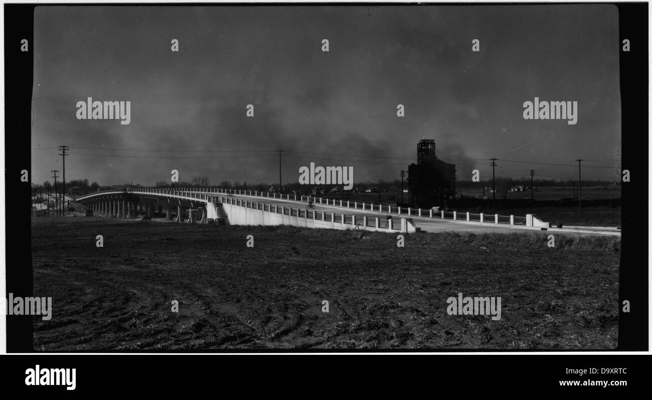 Woodrow Wilson Memorial Bridge, day after opening, Jackson, Miss., Jan