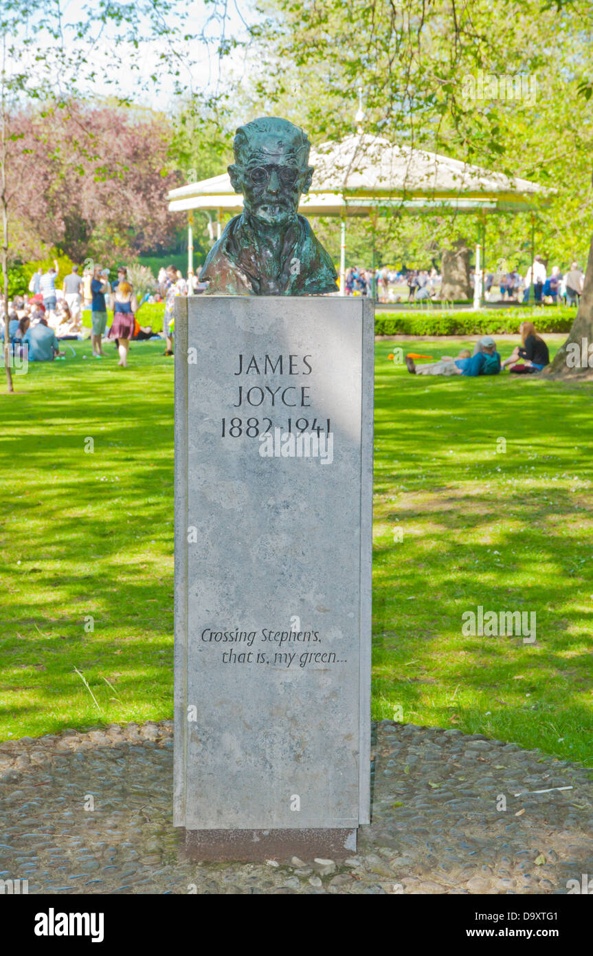James Joyce memorial statue St Stephen's Green park (1663) central