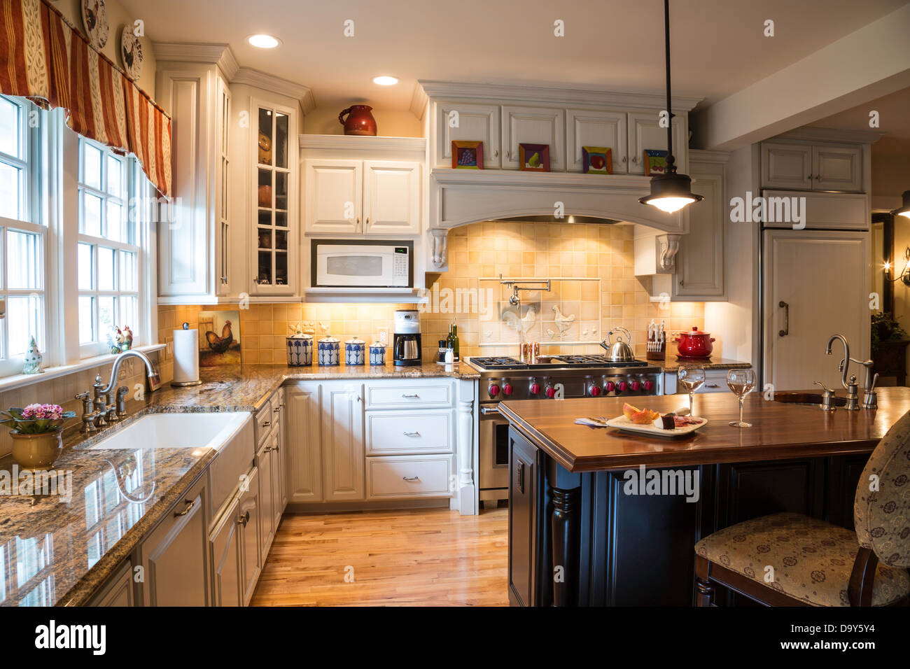 Showcase luxury modern residential kitchen, USA Stock Photo Alamy
