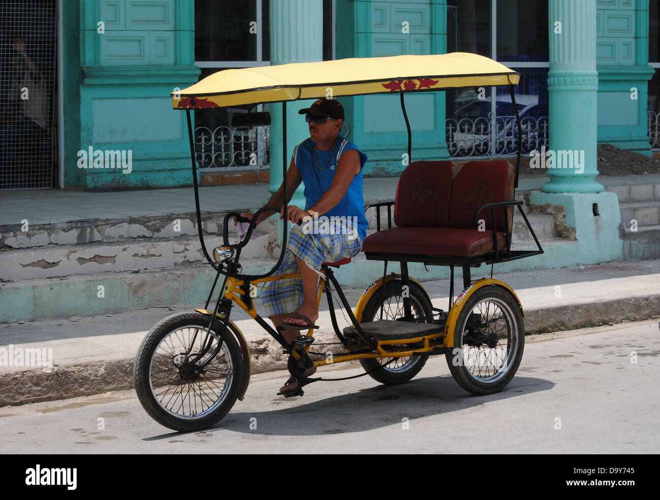 Cuban Bicycle Taxi Stock Photo - Alamy