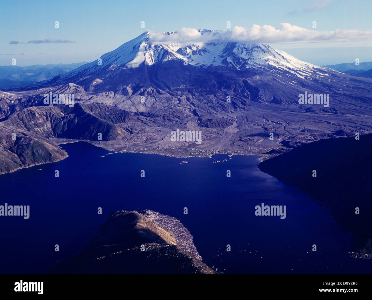 USA Washington State Mount St Helens National Volcanic Monument Aerial view Spirit Lake 8,366 foot summit Mount St Helens Stock Photo