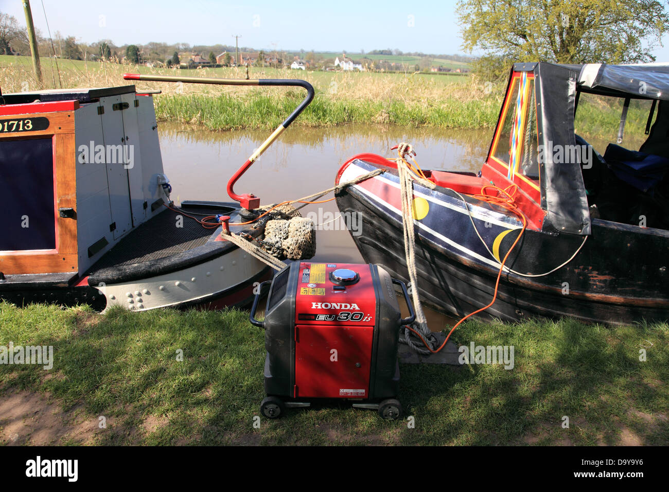 Portable generator boat hires stock photography and images Alamy