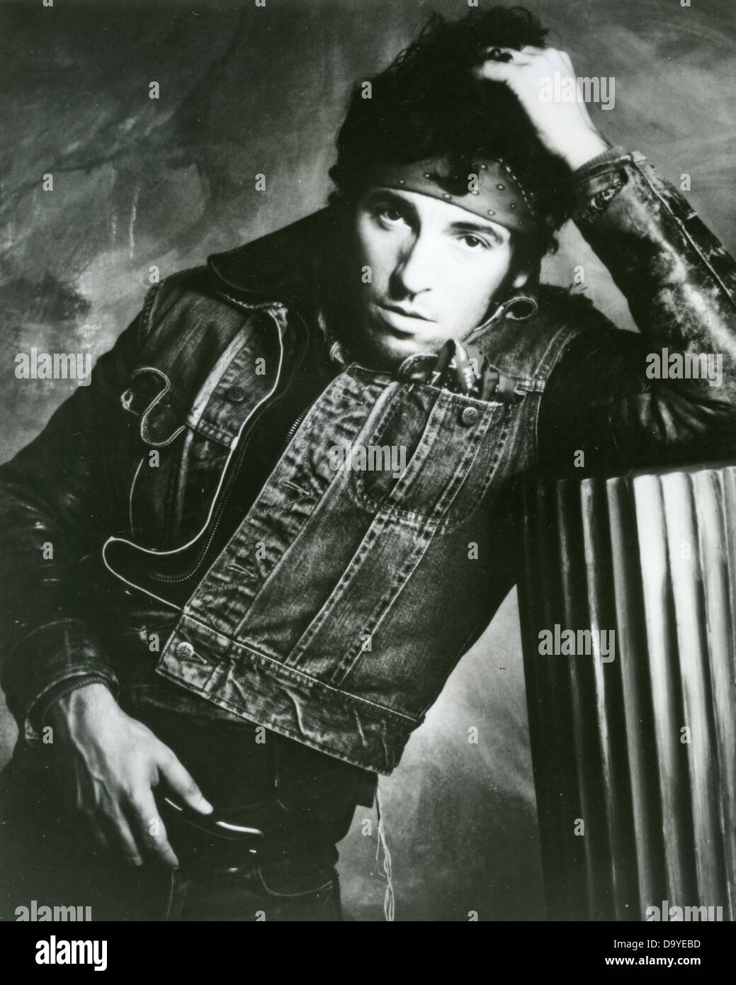 BRUCE SPRINGSTEEN Promotional photo of US rock musician about 1972 Stock Photo