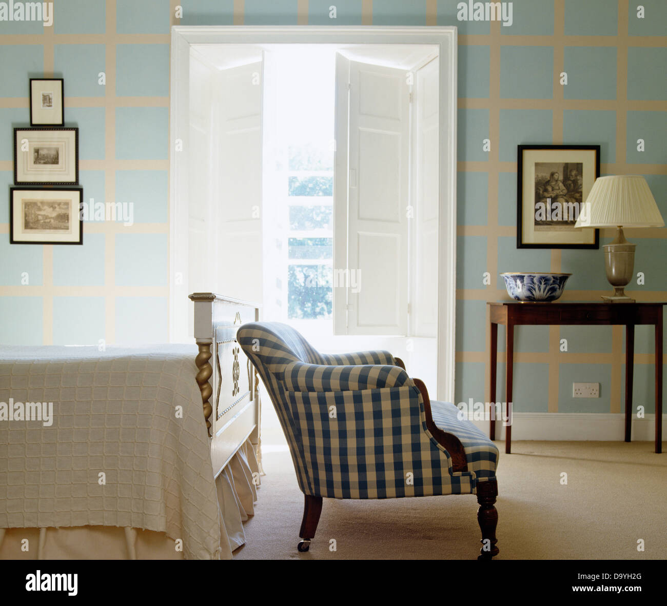 Sofa foot bed hires stock photography and images Alamy