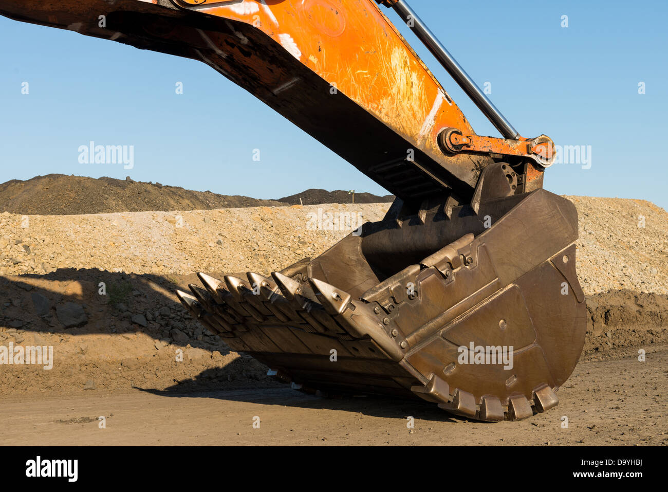 Digger bucket hi-res stock photography and images - Alamy