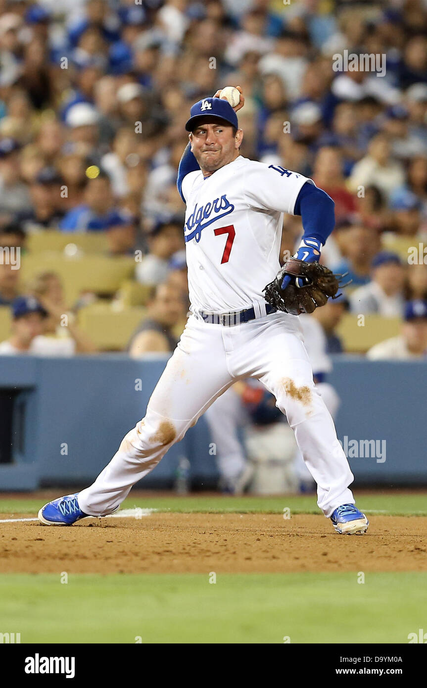 Los Angeles Dodgers' Greg Maddux pitches against the Cincinnati Reds during  the first inning of a baseball game in Los Angeles on Wednesday, Aug. 30,  2006.(AP Photo/Francis Specker Stock Photo - Alamy