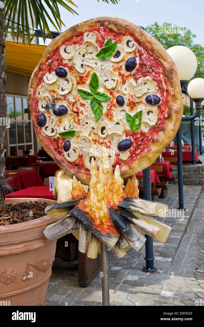 Switzerland, Canton Zug, Zug, pizza Stock Photo - Alamy, image size:866x1390
