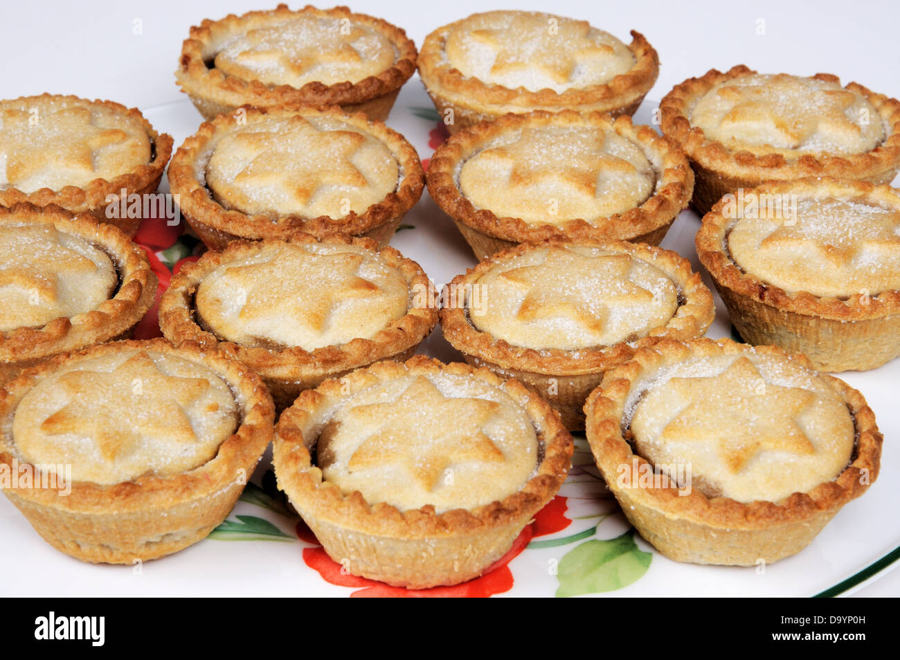 Traditional English Christmas mince pies Stock Photo Alamy