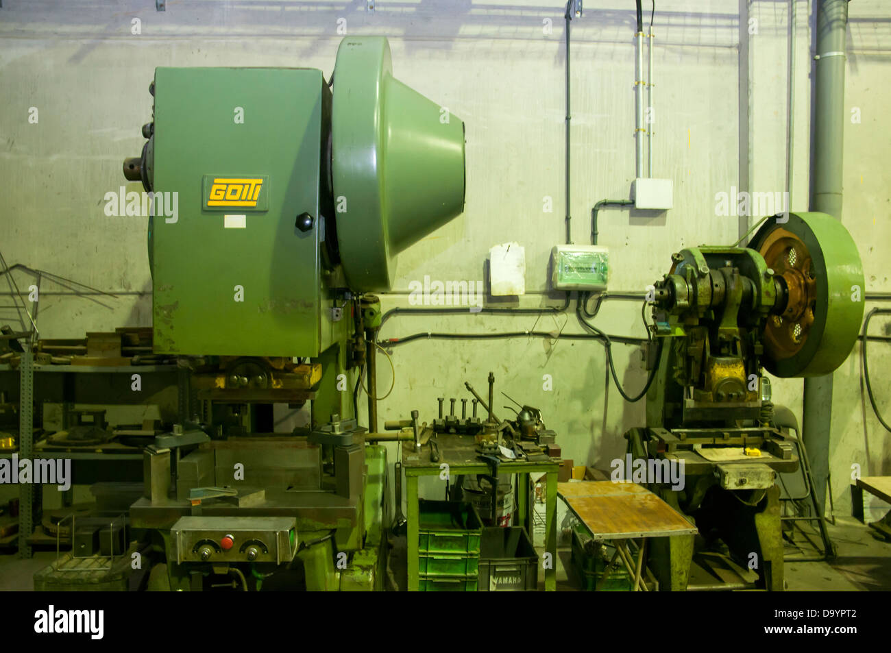 shop press used to press the iron or steel Stock Photo Alamy