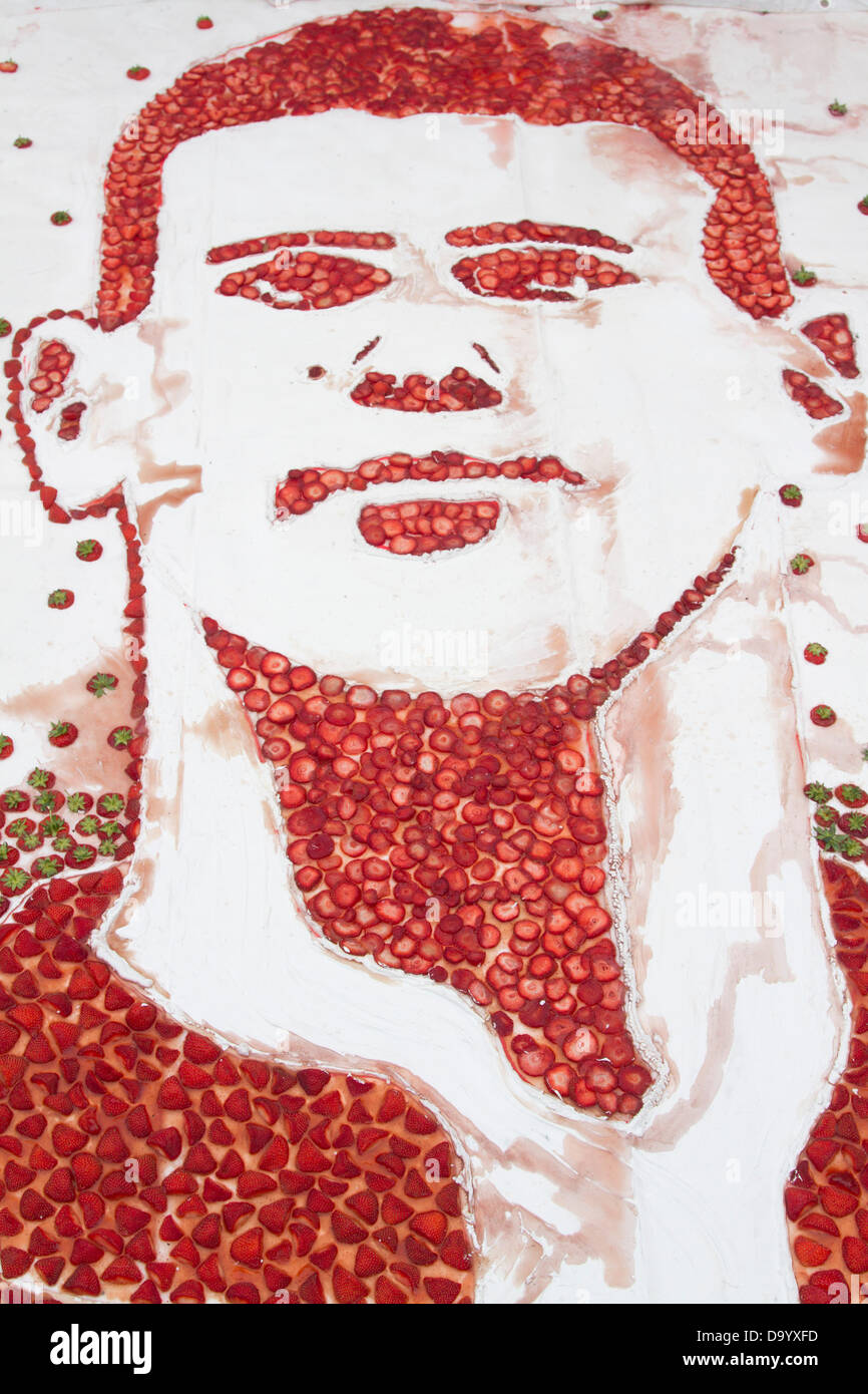 Wimbledon, London, UK. 29th June 2013. A Giant portrait of Andy Murray has been created out of strawberries and cream which also features the Serbian tennis player Novak Djokovic which is on display at the Curzon gallery in Wimbledon Credit:  amer ghazzal/Alamy Live News Stock Photo