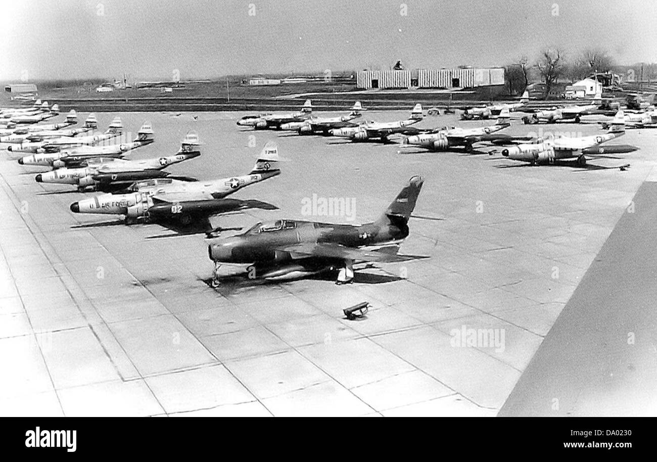124th Tactical Fighter Squadron - F-89J Scorpions and the first F-84F Thunderstreak Stock Photo