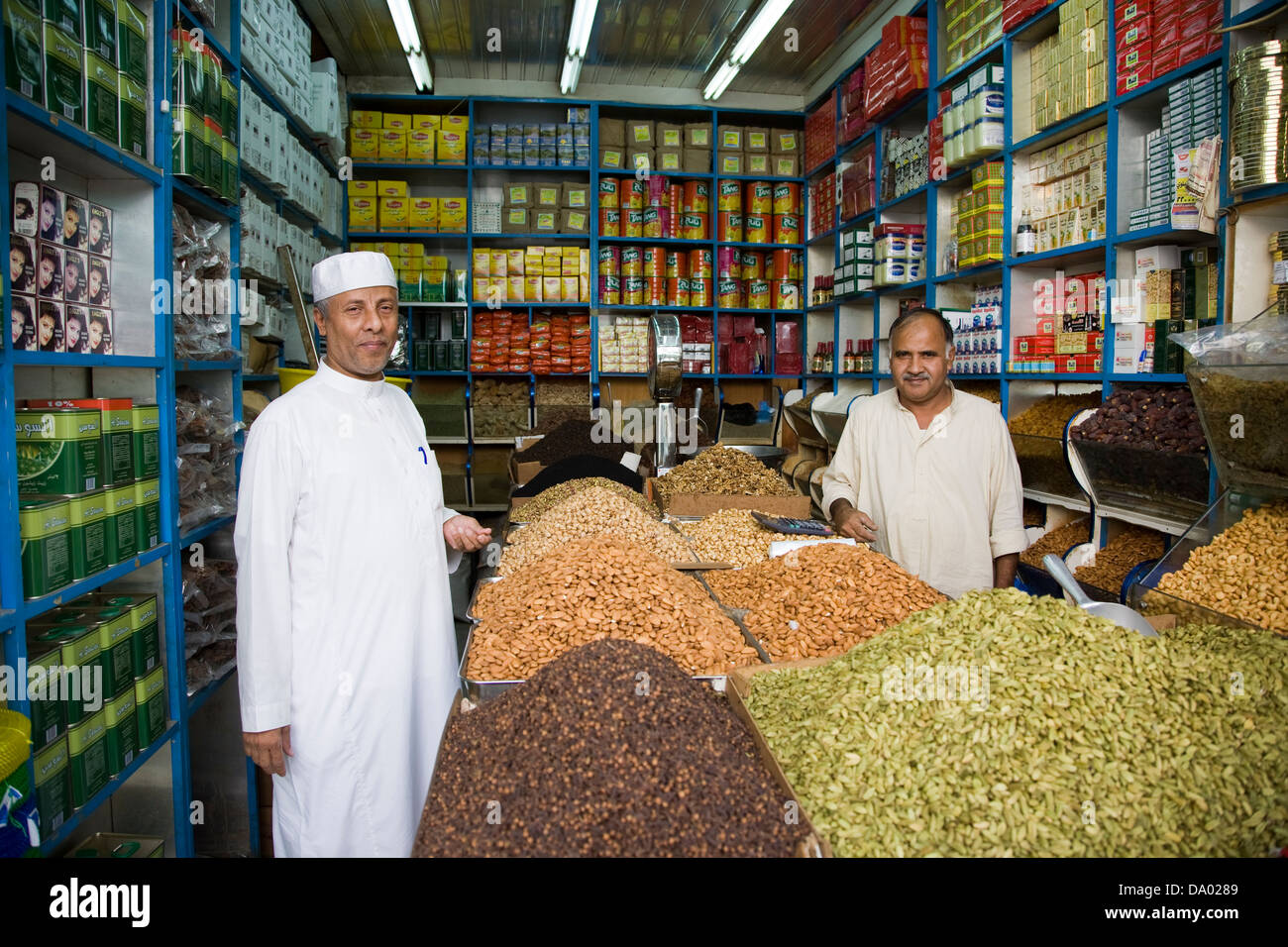 Spice display, Souq al-Alawi in Old Jeddah (Al-Balad), Jeddah, Saudi Arabia. Stock Photo