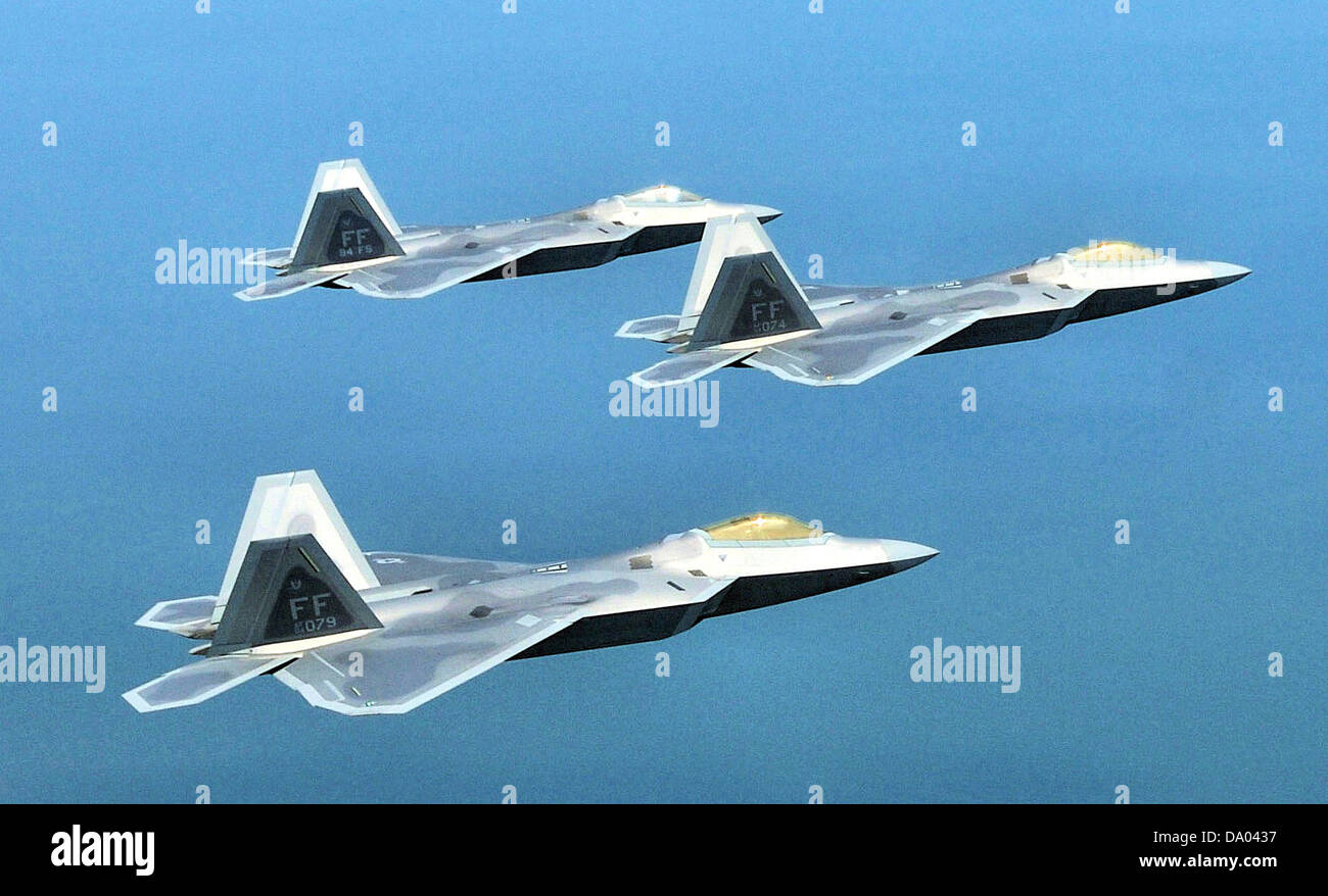 94th Fighter Squadron - F-22A Rapor Formation Stock Photo - Alamy