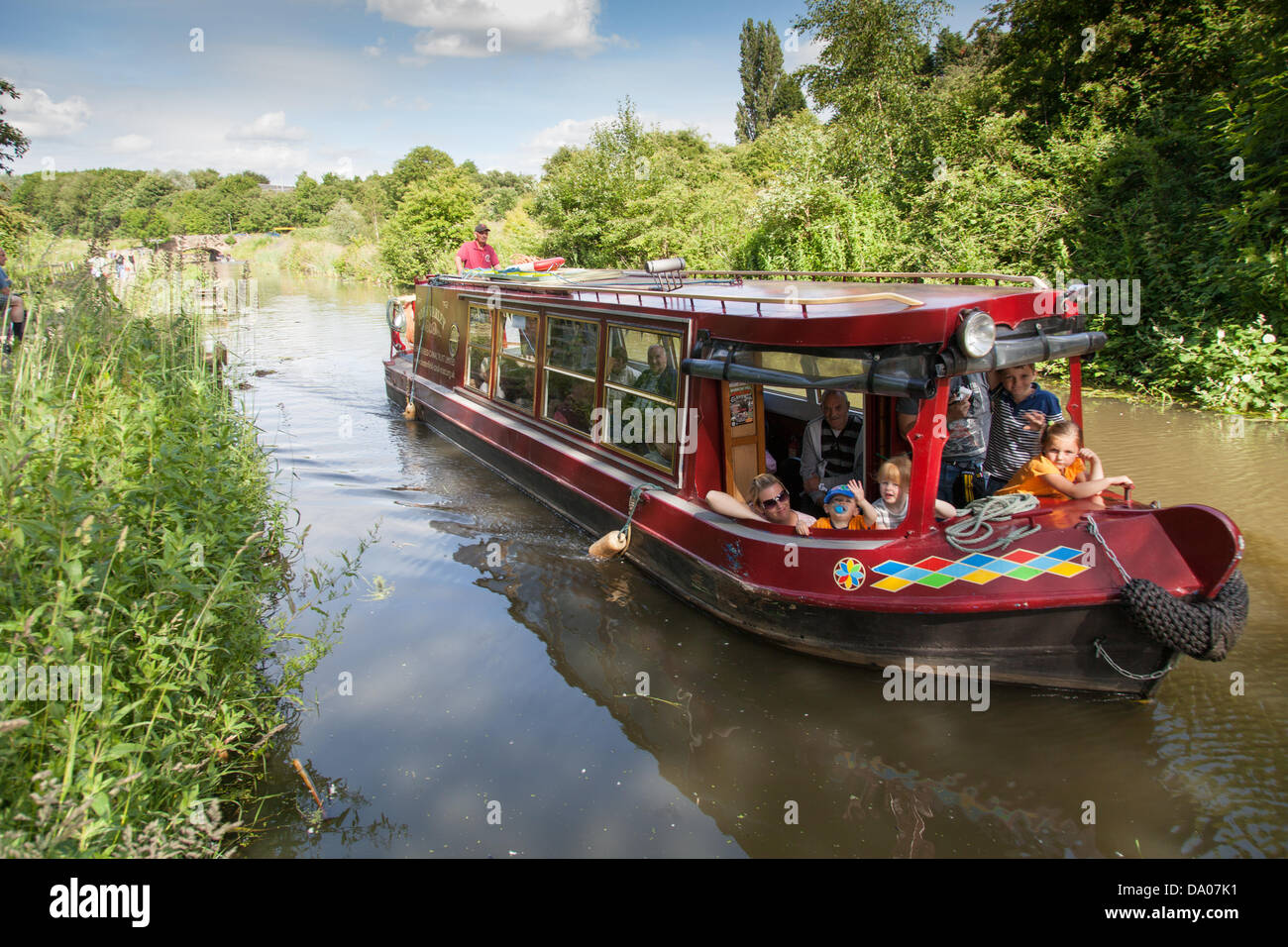 Staveley, Derbyshire, UK. 29th June 2013. Chesterfield Canal Trust had