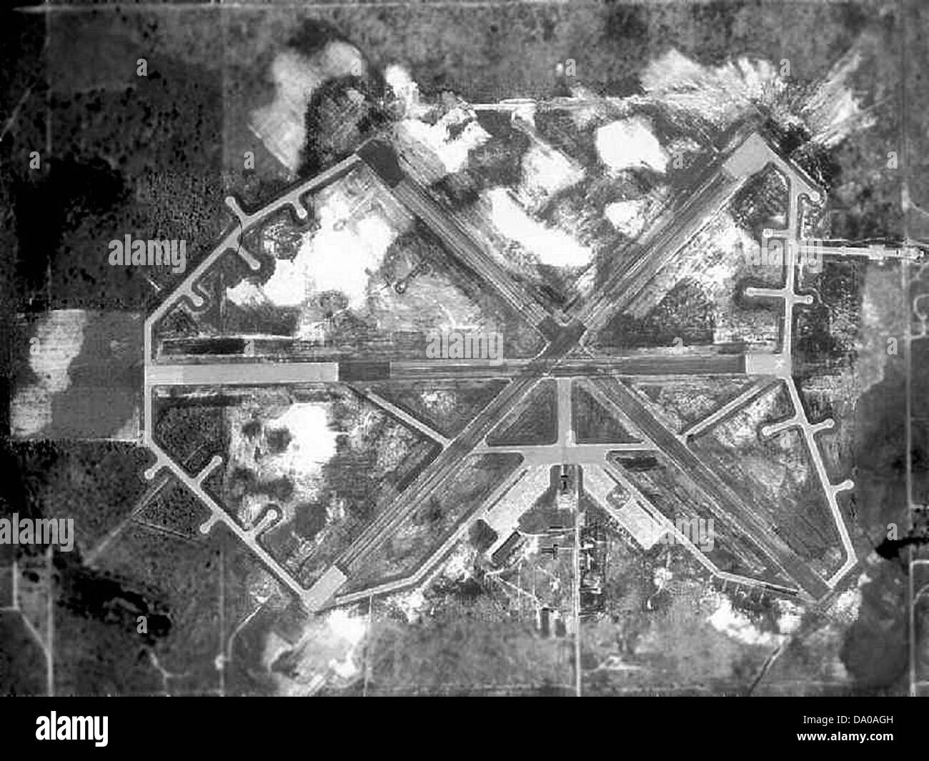 Wwii airfield Black and White Stock Photos & Images - Alamy