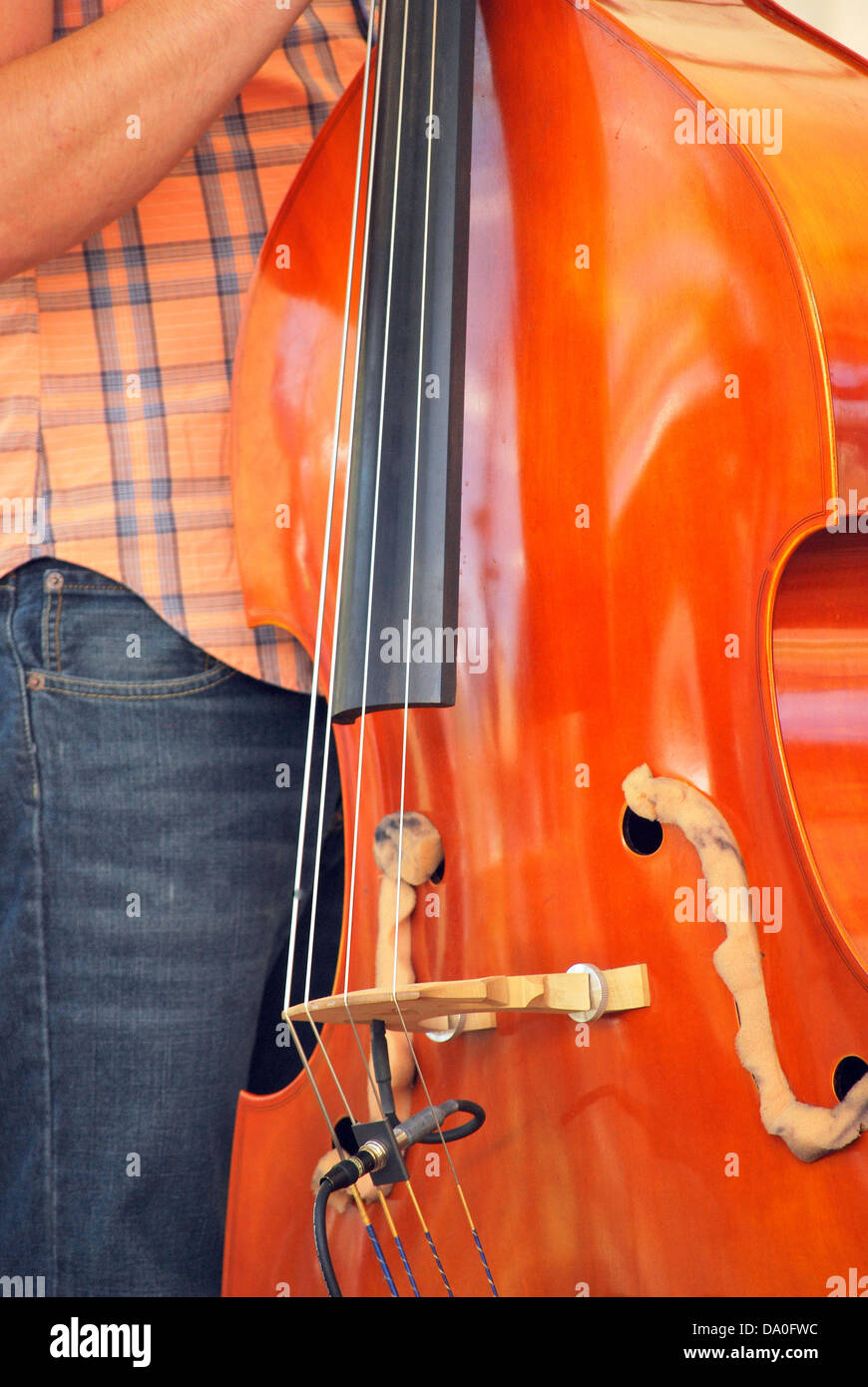 String sounds hires stock photography and images Alamy