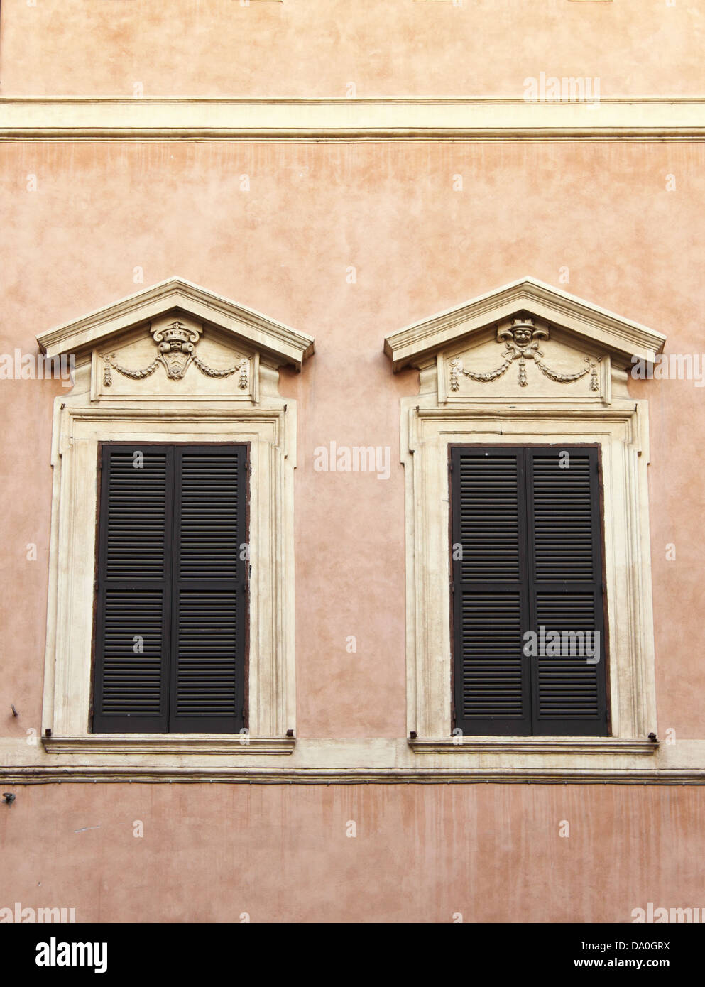 Renaissance arched windows hi-res stock photography and images - Alamy