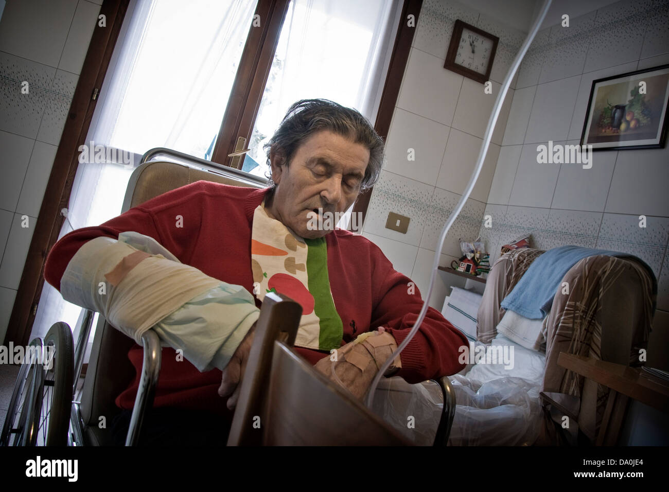 Elderly with Alzheimer's disease. Cuggiono, Milan province, Italy Stock Photo