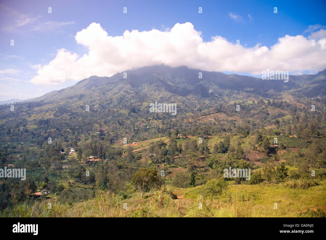 View from Daulo Pass (2,478m) between Goroka and Mt. Hagen reveal the spectacular landscape of the Highlands of Papua New Guinea Stock Photo