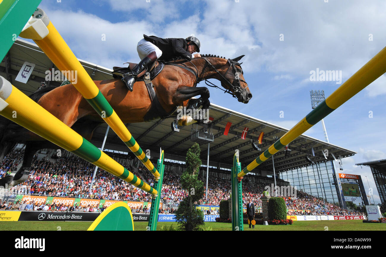 British show jumper Nick Skelton on his horse Big Star in action during the Showjumping Grand Prix at the International Horse Show CHIO in Aachen, Germany, 30 June 2013. Photo: UWE ANSPACH Stock Photo