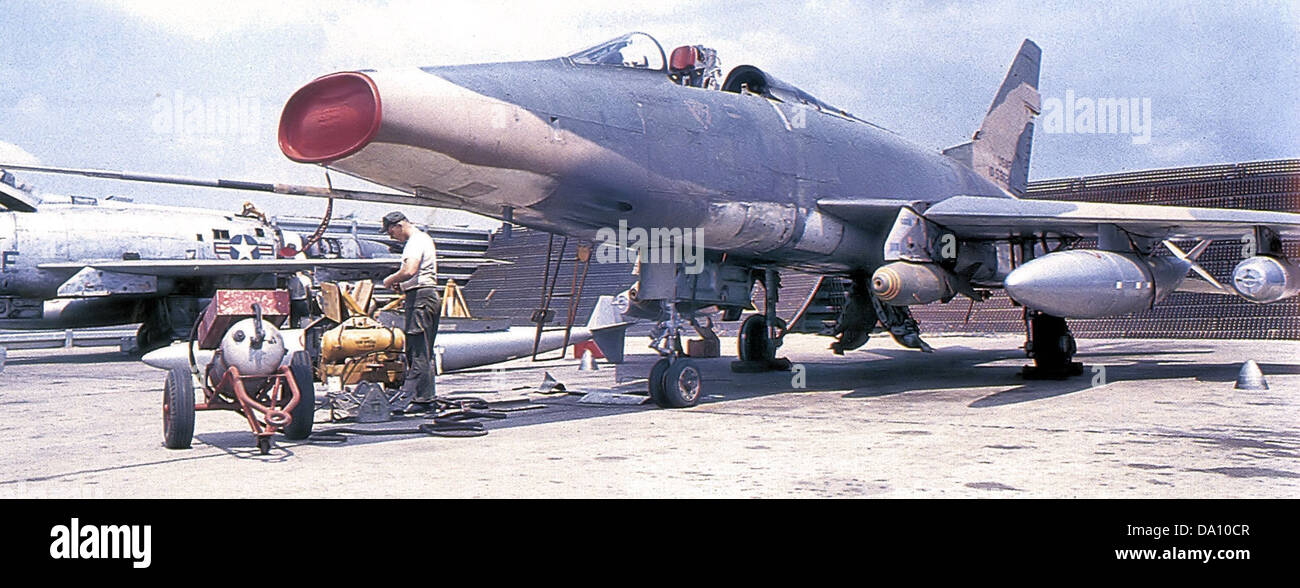 429th-tactical-fighter-squadron-north-american-f-100d-20-na-super-DA10CR.jpg