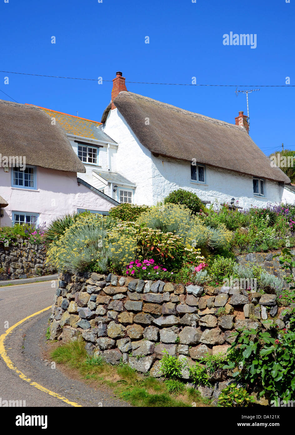 Thatched cottages at cadgwith hires stock photography and images Alamy